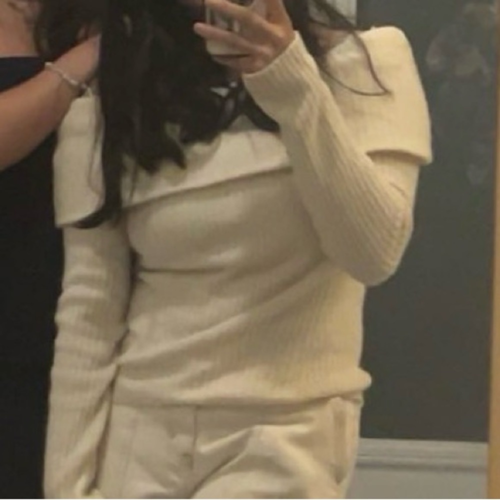 H&M Off-Shoulder Ribbed Cream Sweater - Picture 4 of 4